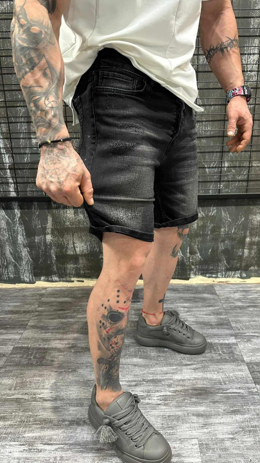 DISTRESSED DENIM SHORTS BLACK DJANI