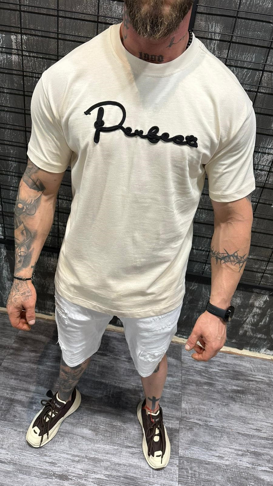 PERFECT SCRIPT TEE CREAM DJANI