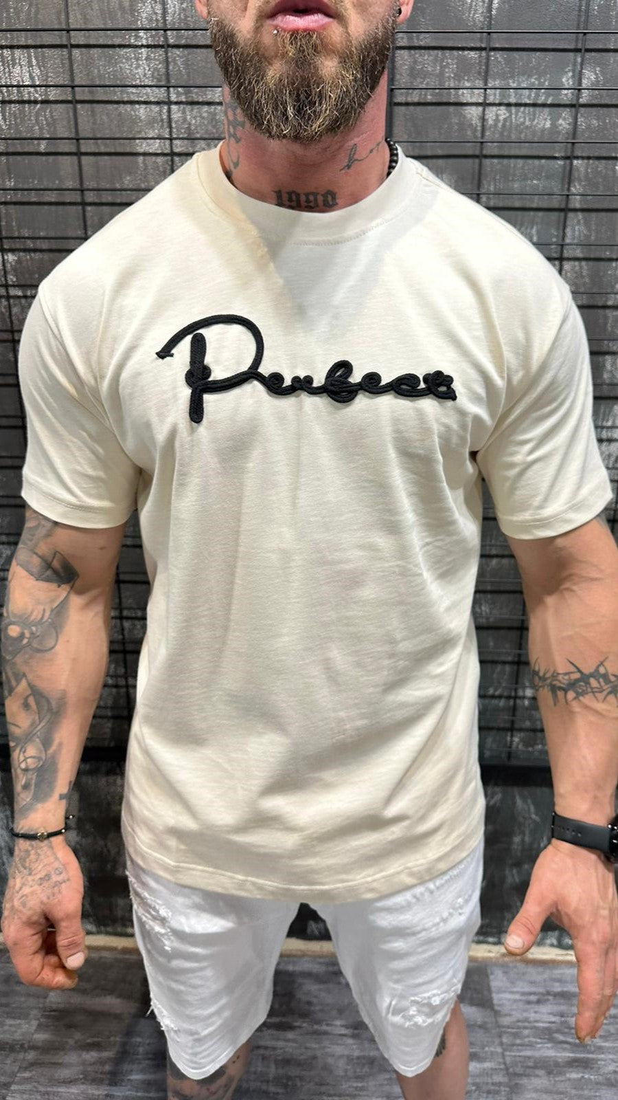 PERFECT SCRIPT TEE CREAM DJANI